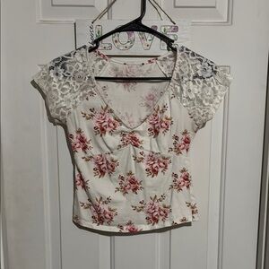 Floral Lace Sleeve Top